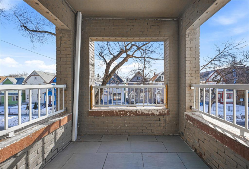 290 Beverley, 2 Bedrooms Bedrooms, 5 Rooms Rooms,1 BathroomBathrooms,Condominium,For Sale,Beverley