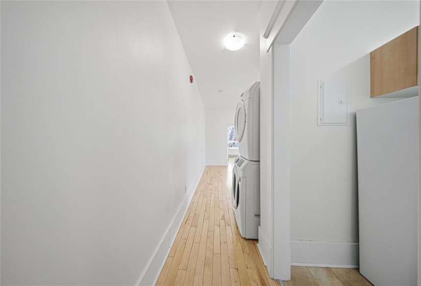 290 Beverley, 2 Bedrooms Bedrooms, 5 Rooms Rooms,1 BathroomBathrooms,Condominium,For Sale,Beverley