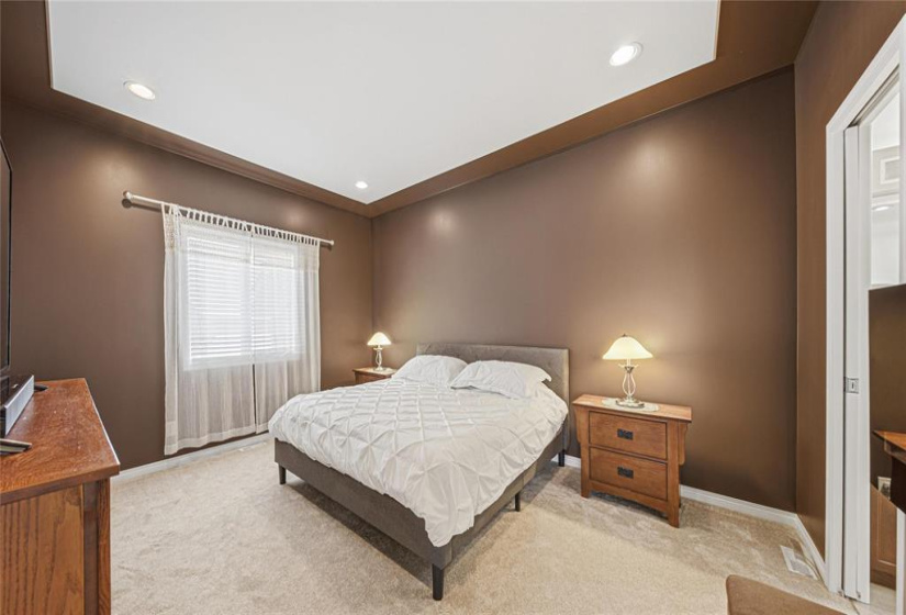 35 Hampton, 5 Bedrooms Bedrooms, 14 Rooms Rooms,3 BathroomsBathrooms,Residential,For Sale,Hampton