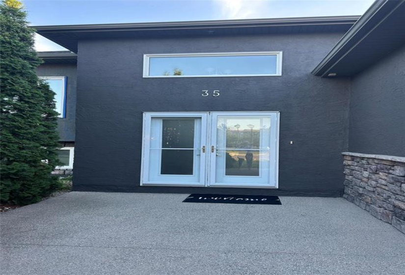 35 Hampton, 5 Bedrooms Bedrooms, 14 Rooms Rooms,3 BathroomsBathrooms,Residential,For Sale,Hampton