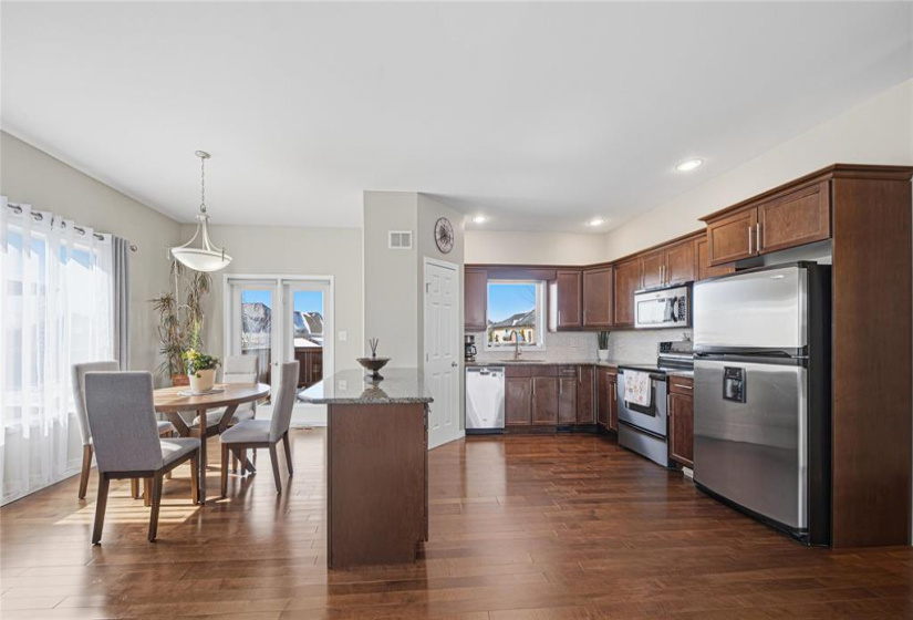 35 Hampton, 5 Bedrooms Bedrooms, 14 Rooms Rooms,3 BathroomsBathrooms,Residential,For Sale,Hampton