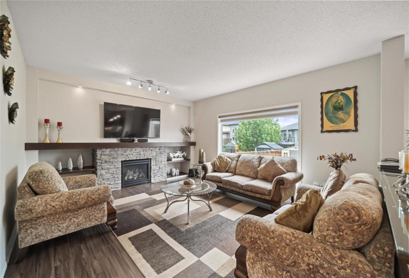 16 Bluemeadow, 5 Bedrooms Bedrooms, 15 Rooms Rooms,3 BathroomsBathrooms,Residential,For Sale,Bluemeadow