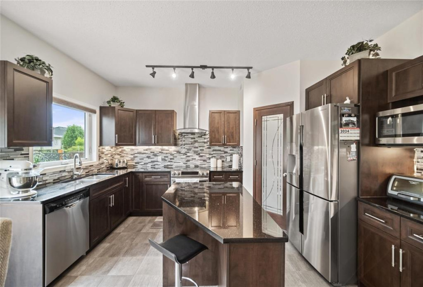 16 Bluemeadow, 5 Bedrooms Bedrooms, 15 Rooms Rooms,3 BathroomsBathrooms,Residential,For Sale,Bluemeadow