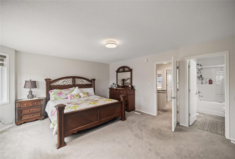 16 Bluemeadow, 5 Bedrooms Bedrooms, 15 Rooms Rooms,3 BathroomsBathrooms,Residential,For Sale,Bluemeadow