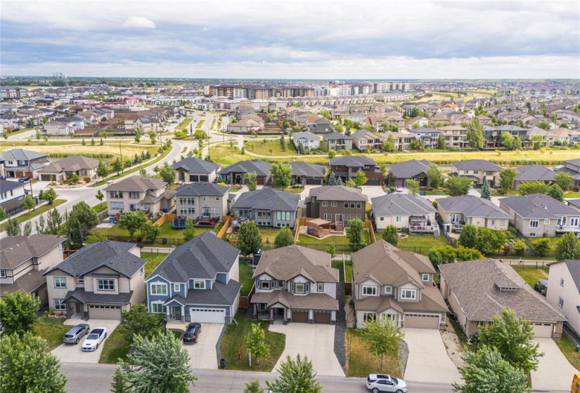 16 Bluemeadow, 5 Bedrooms Bedrooms, 15 Rooms Rooms,3 BathroomsBathrooms,Residential,For Sale,Bluemeadow