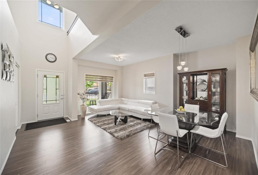 16 Bluemeadow, 5 Bedrooms Bedrooms, 15 Rooms Rooms,3 BathroomsBathrooms,Residential,For Sale,Bluemeadow