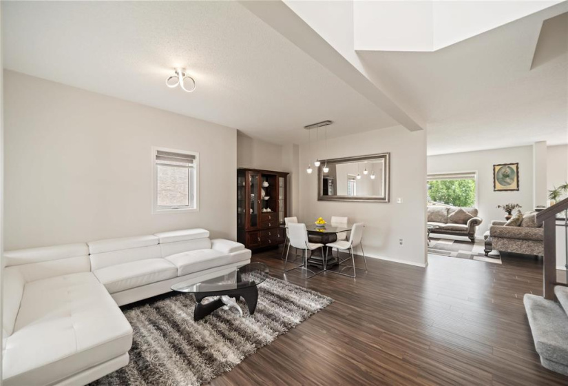 16 Bluemeadow, 5 Bedrooms Bedrooms, 15 Rooms Rooms,3 BathroomsBathrooms,Residential,For Sale,Bluemeadow