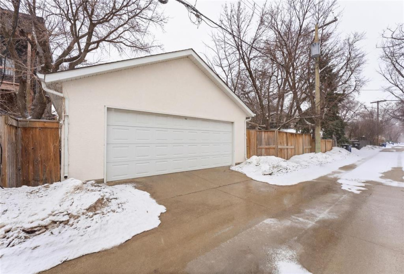 171 Montrose, 3 Bedrooms Bedrooms, 12 Rooms Rooms,2 BathroomsBathrooms,Residential,For Sale,Montrose