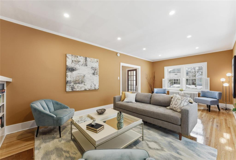 171 Montrose, 3 Bedrooms Bedrooms, 12 Rooms Rooms,2 BathroomsBathrooms,Residential,For Sale,Montrose