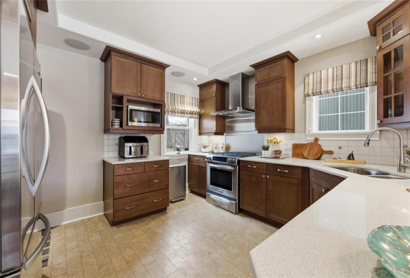 171 Montrose, 3 Bedrooms Bedrooms, 12 Rooms Rooms,2 BathroomsBathrooms,Residential,For Sale,Montrose