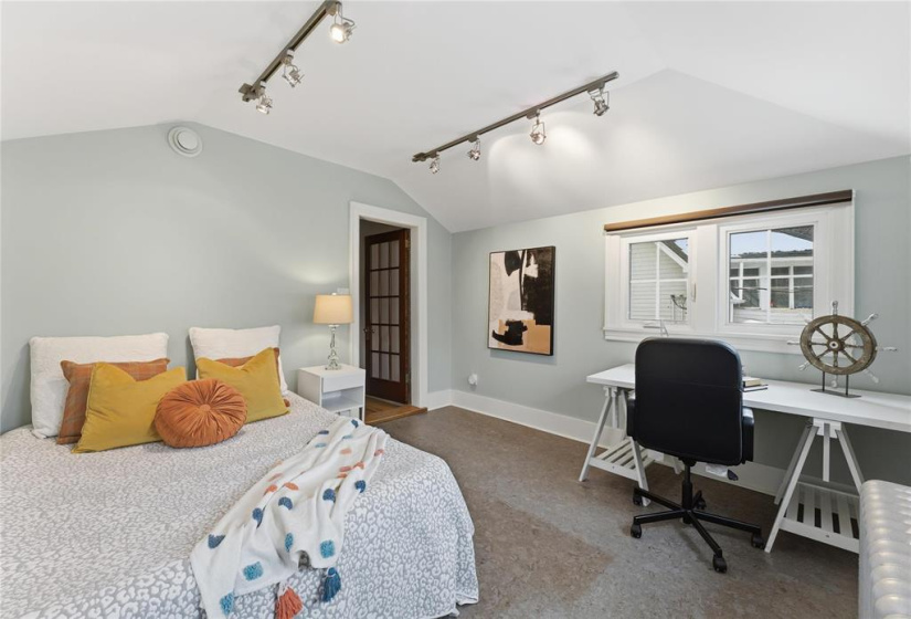 171 Montrose, 3 Bedrooms Bedrooms, 12 Rooms Rooms,2 BathroomsBathrooms,Residential,For Sale,Montrose