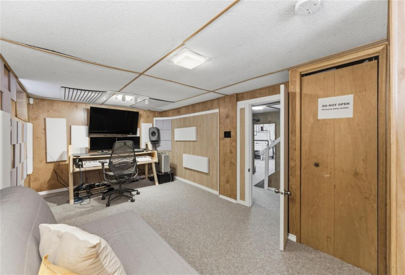 171 Montrose, 3 Bedrooms Bedrooms, 12 Rooms Rooms,2 BathroomsBathrooms,Residential,For Sale,Montrose