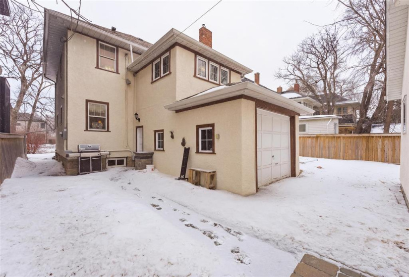 171 Montrose, 3 Bedrooms Bedrooms, 12 Rooms Rooms,2 BathroomsBathrooms,Residential,For Sale,Montrose