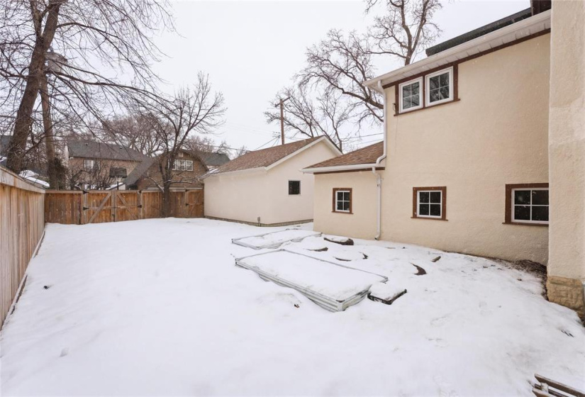 171 Montrose, 3 Bedrooms Bedrooms, 12 Rooms Rooms,2 BathroomsBathrooms,Residential,For Sale,Montrose