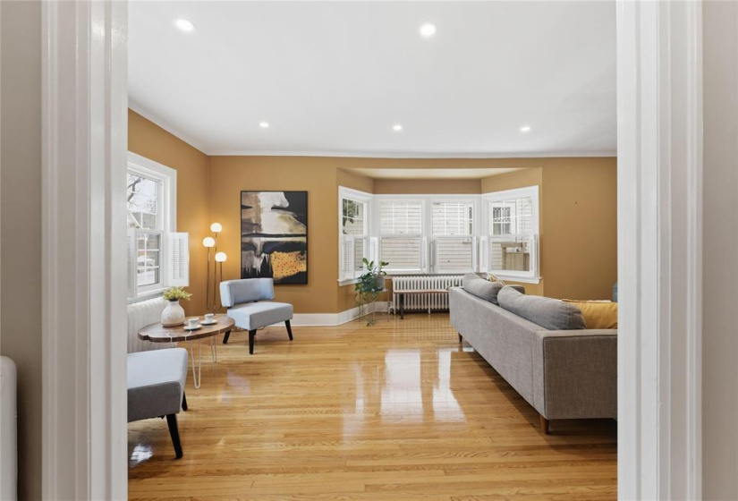 171 Montrose, 3 Bedrooms Bedrooms, 12 Rooms Rooms,2 BathroomsBathrooms,Residential,For Sale,Montrose