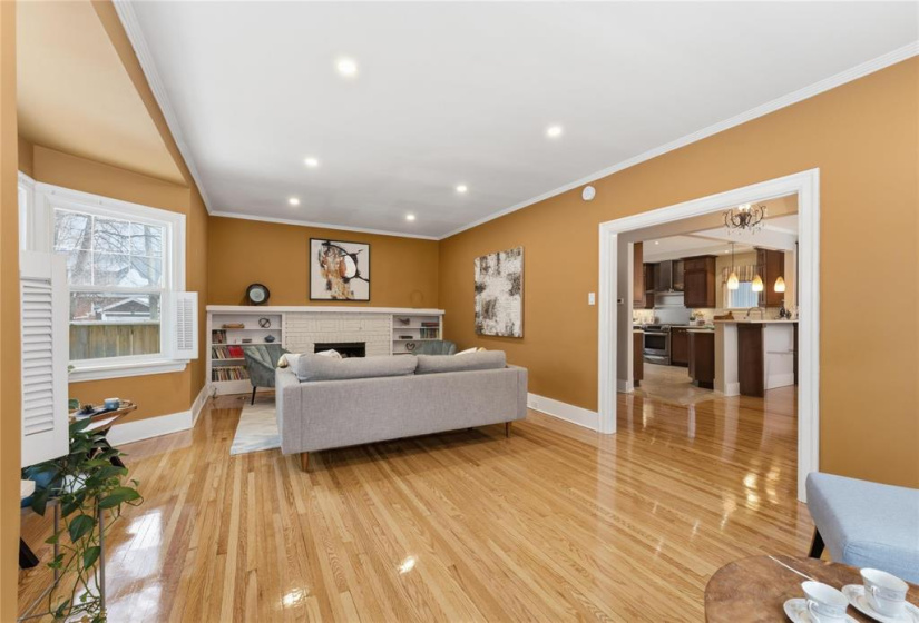 171 Montrose, 3 Bedrooms Bedrooms, 12 Rooms Rooms,2 BathroomsBathrooms,Residential,For Sale,Montrose