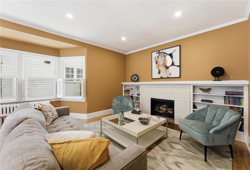 171 Montrose, 3 Bedrooms Bedrooms, 12 Rooms Rooms,2 BathroomsBathrooms,Residential,For Sale,Montrose