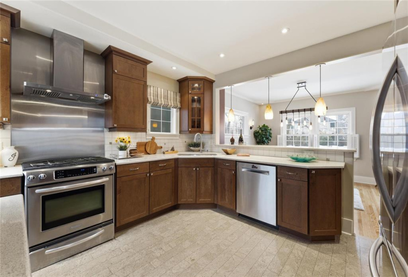 171 Montrose, 3 Bedrooms Bedrooms, 12 Rooms Rooms,2 BathroomsBathrooms,Residential,For Sale,Montrose