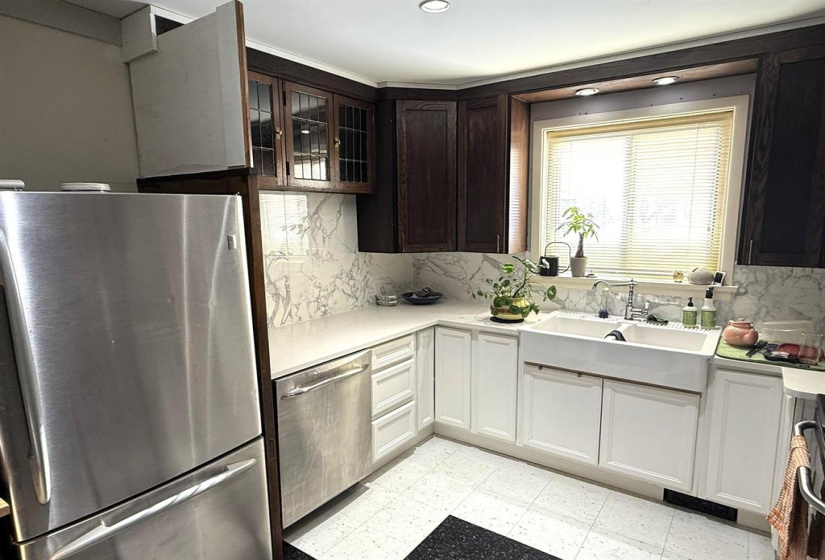 662 Gertrude, 4 Bedrooms Bedrooms, 16 Rooms Rooms,3 BathroomsBathrooms,Residential,For Sale,Gertrude