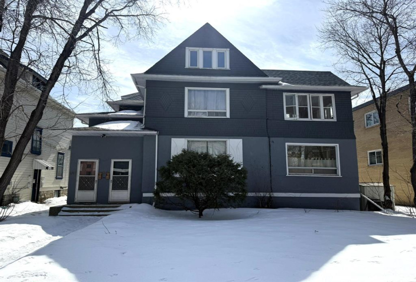 662 Gertrude, 4 Bedrooms Bedrooms, 16 Rooms Rooms,3 BathroomsBathrooms,Residential,For Sale,Gertrude