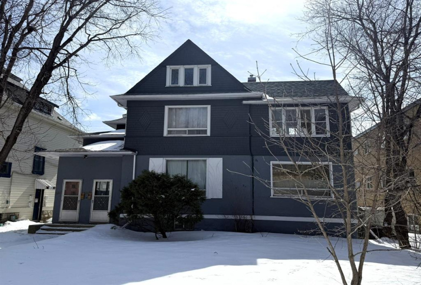 662 Gertrude, 4 Bedrooms Bedrooms, 16 Rooms Rooms,3 BathroomsBathrooms,Residential,For Sale,Gertrude