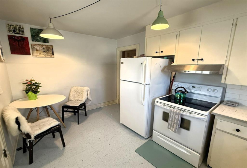 662 Gertrude, 4 Bedrooms Bedrooms, 16 Rooms Rooms,3 BathroomsBathrooms,Residential,For Sale,Gertrude