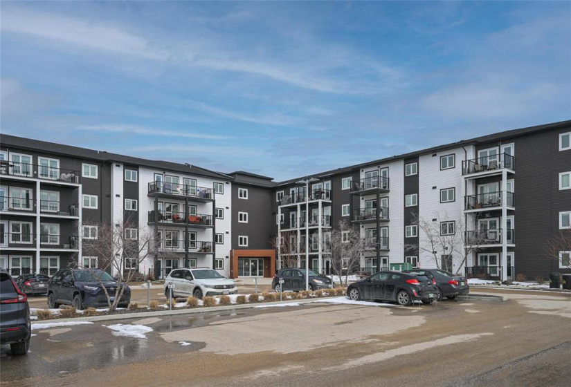 545 Dale, 2 Bedrooms Bedrooms, 9 Rooms Rooms,2 BathroomsBathrooms,Condominium,For Sale,Dale