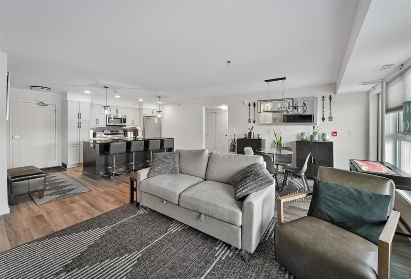 545 Dale, 2 Bedrooms Bedrooms, 9 Rooms Rooms,2 BathroomsBathrooms,Condominium,For Sale,Dale