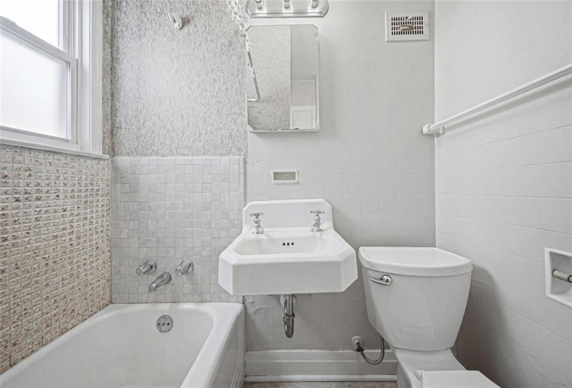 435 Church, 3 Bedrooms Bedrooms, 12 Rooms Rooms,3 BathroomsBathrooms,Residential,For Sale,Church