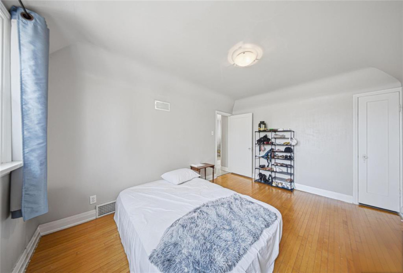 435 Church, 3 Bedrooms Bedrooms, 12 Rooms Rooms,3 BathroomsBathrooms,Residential,For Sale,Church