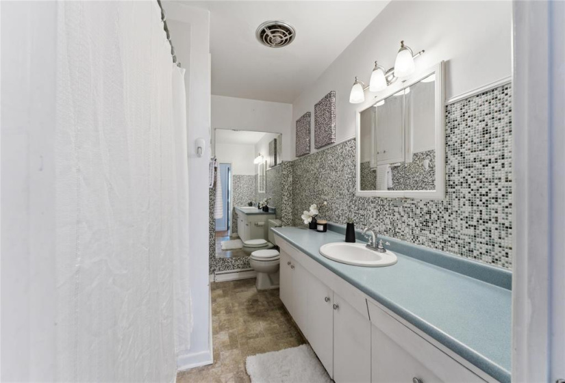 70 Parkville, 4 Bedrooms Bedrooms, 10 Rooms Rooms,2 BathroomsBathrooms,Residential,For Sale,Parkville