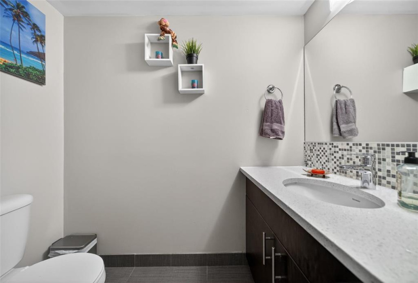 1225 Troy, 2 Bedrooms Bedrooms, 6 Rooms Rooms,1 BathroomBathrooms,Condominium,For Sale,Troy