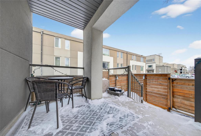 1225 Troy, 2 Bedrooms Bedrooms, 6 Rooms Rooms,1 BathroomBathrooms,Condominium,For Sale,Troy