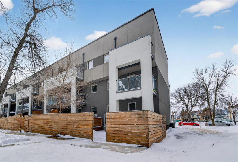 1225 Troy, 2 Bedrooms Bedrooms, 6 Rooms Rooms,1 BathroomBathrooms,Condominium,For Sale,Troy