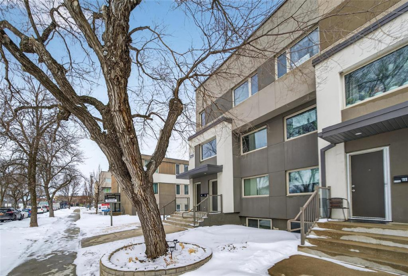 1225 Troy, 2 Bedrooms Bedrooms, 6 Rooms Rooms,1 BathroomBathrooms,Condominium,For Sale,Troy