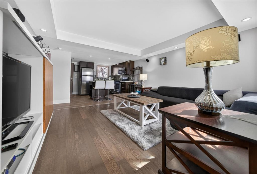 1225 Troy, 2 Bedrooms Bedrooms, 6 Rooms Rooms,1 BathroomBathrooms,Condominium,For Sale,Troy