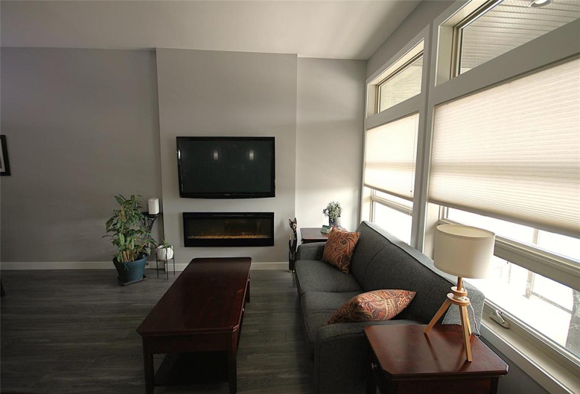 477 Meadowlark, 2 Bedrooms Bedrooms, 7 Rooms Rooms,2 BathroomsBathrooms,Condominium,For Sale,Meadowlark