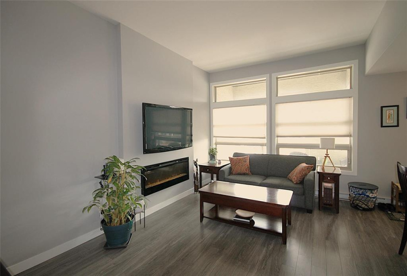 477 Meadowlark, 2 Bedrooms Bedrooms, 7 Rooms Rooms,2 BathroomsBathrooms,Condominium,For Sale,Meadowlark