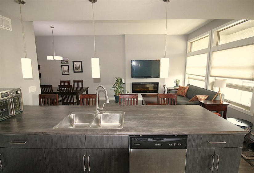 477 Meadowlark, 2 Bedrooms Bedrooms, 7 Rooms Rooms,2 BathroomsBathrooms,Condominium,For Sale,Meadowlark