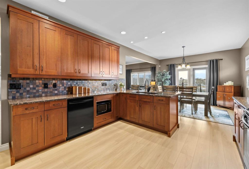 91 Northport, 4 Bedrooms Bedrooms, 16 Rooms Rooms,3 BathroomsBathrooms,Residential,For Sale,Northport