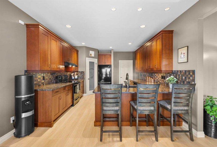 91 Northport, 4 Bedrooms Bedrooms, 16 Rooms Rooms,3 BathroomsBathrooms,Residential,For Sale,Northport