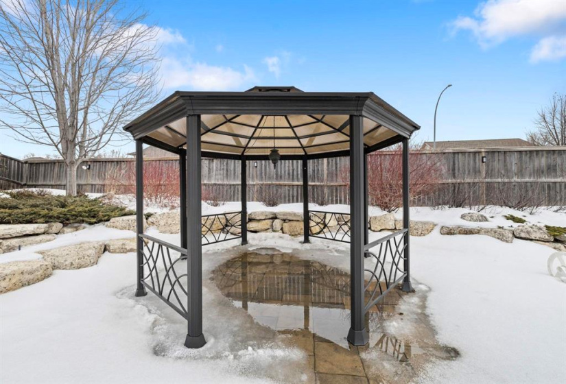 91 Northport, 4 Bedrooms Bedrooms, 16 Rooms Rooms,3 BathroomsBathrooms,Residential,For Sale,Northport