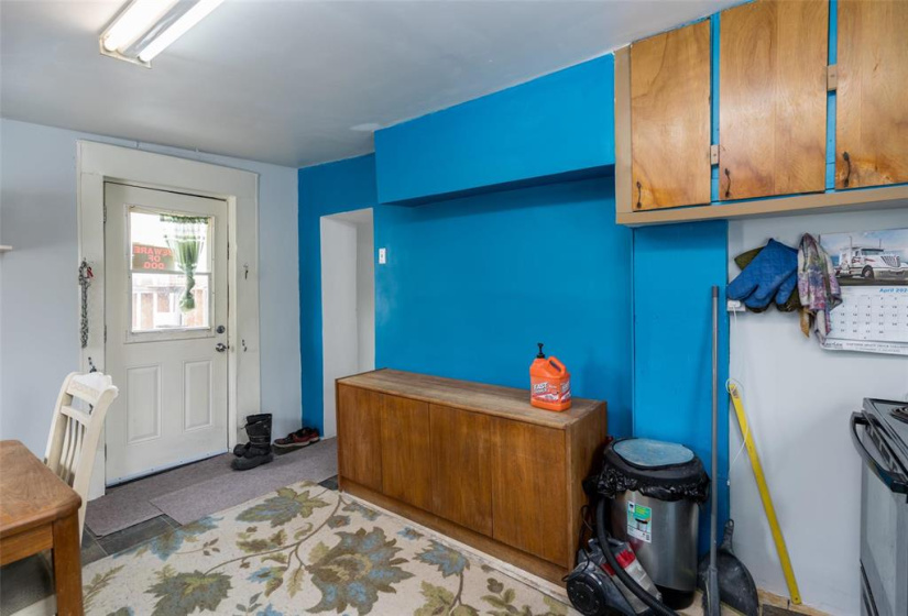 749 Warsaw, 2 Bedrooms Bedrooms, 7 Rooms Rooms,1 BathroomBathrooms,Residential,For Sale,Warsaw