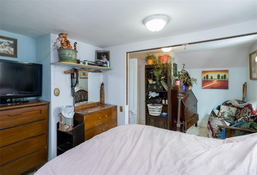 749 Warsaw, 2 Bedrooms Bedrooms, 7 Rooms Rooms,1 BathroomBathrooms,Residential,For Sale,Warsaw