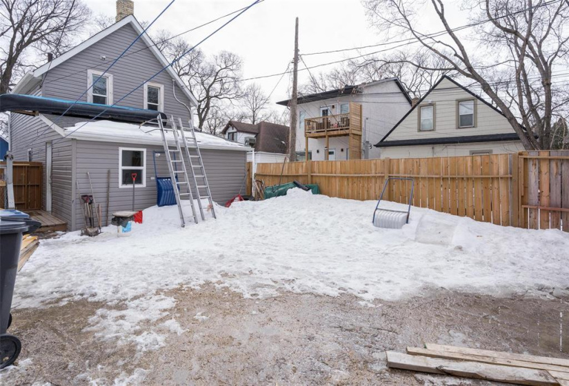 749 Warsaw, 2 Bedrooms Bedrooms, 7 Rooms Rooms,1 BathroomBathrooms,Residential,For Sale,Warsaw