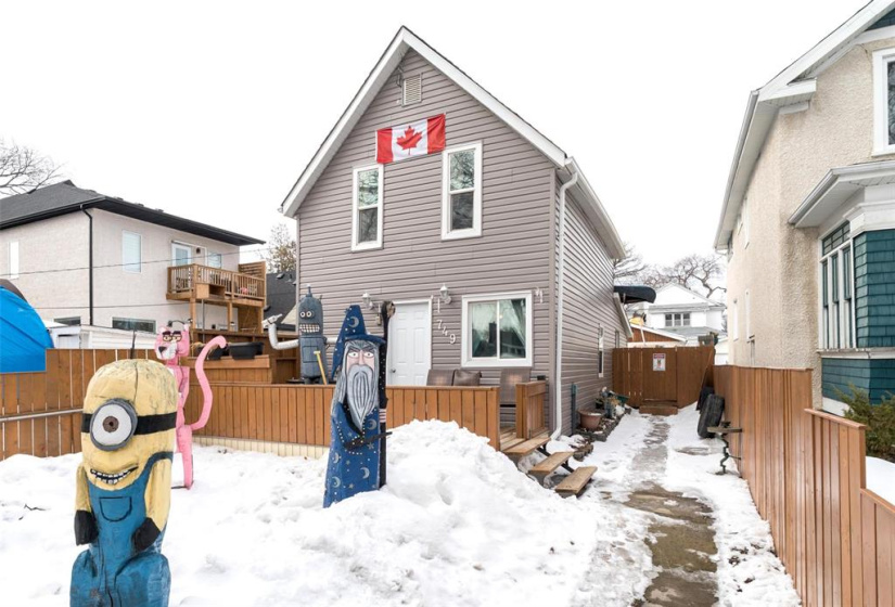 749 Warsaw, 2 Bedrooms Bedrooms, 7 Rooms Rooms,1 BathroomBathrooms,Residential,For Sale,Warsaw