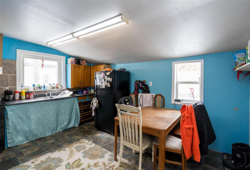 749 Warsaw, 2 Bedrooms Bedrooms, 7 Rooms Rooms,1 BathroomBathrooms,Residential,For Sale,Warsaw