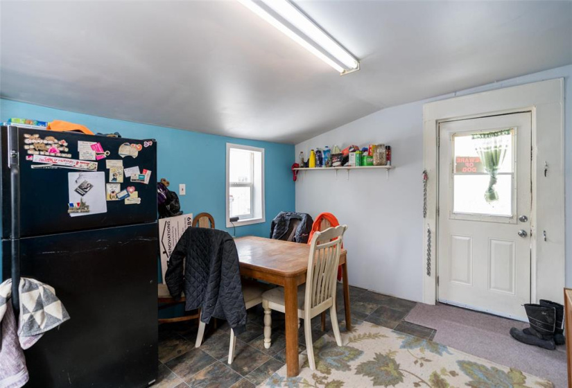 749 Warsaw, 2 Bedrooms Bedrooms, 7 Rooms Rooms,1 BathroomBathrooms,Residential,For Sale,Warsaw