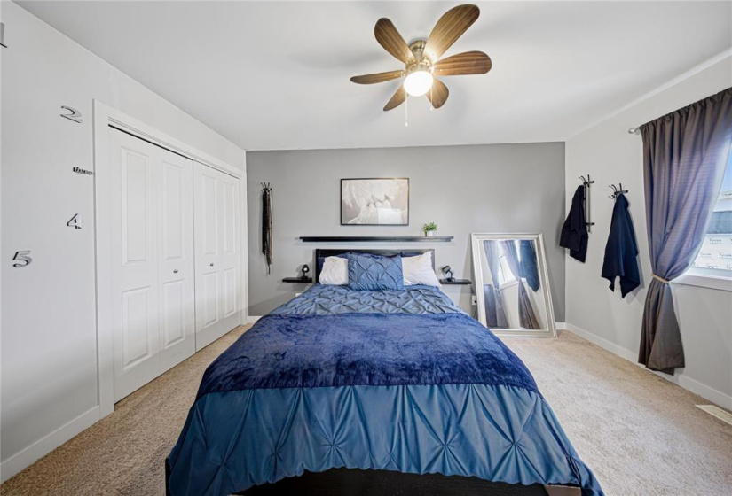 48 CRESCENTWOOD, 3 Bedrooms Bedrooms, 8 Rooms Rooms,1 BathroomBathrooms,Residential,For Sale,CRESCENTWOOD