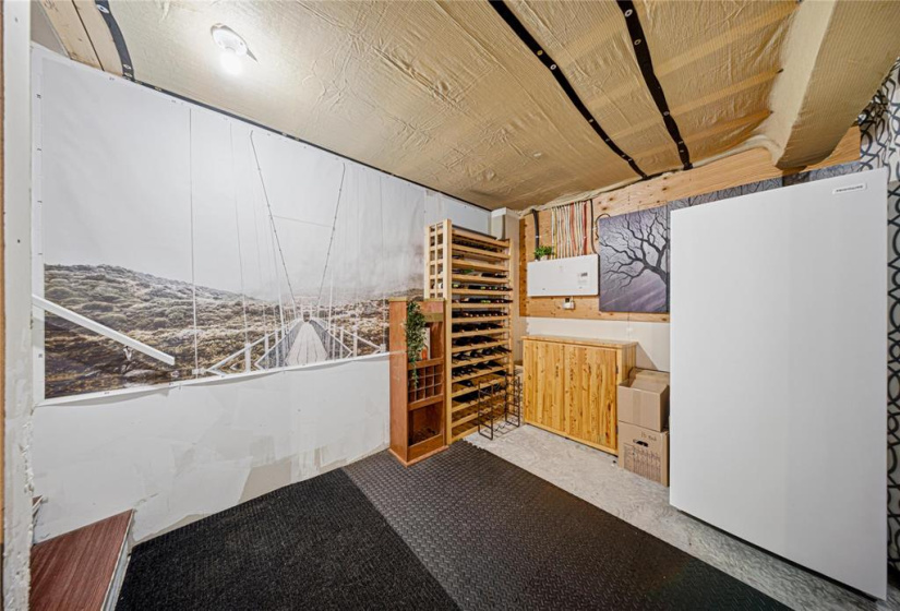 48 CRESCENTWOOD, 3 Bedrooms Bedrooms, 8 Rooms Rooms,1 BathroomBathrooms,Residential,For Sale,CRESCENTWOOD